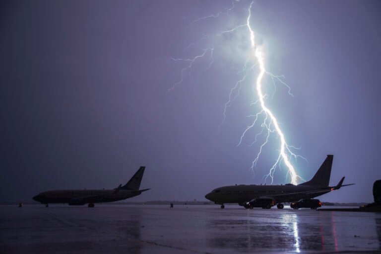 thunderstorm in Arabic