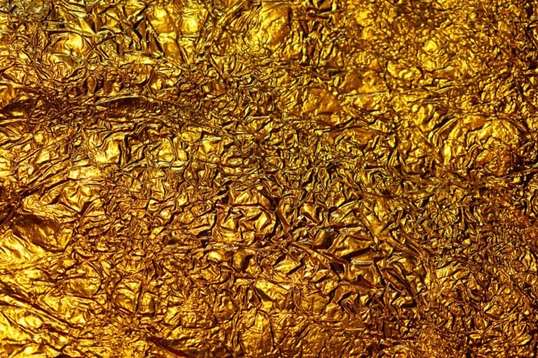 golden in Arabic